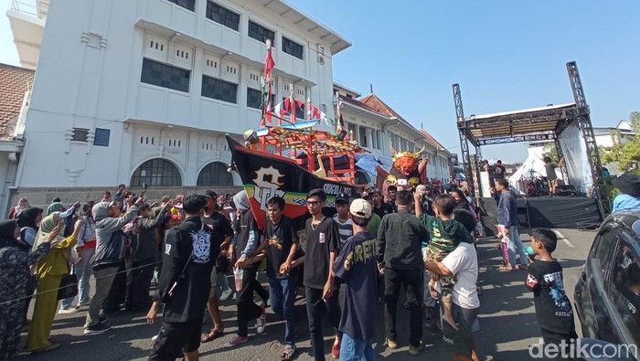 Tradisi Nadran di Kota Cirebon