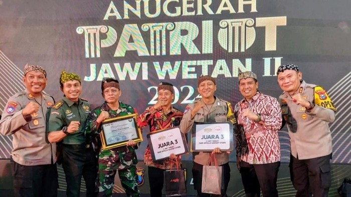 Anugerah tiga pilar desa-bhabinkamtibmas di Anugerah Patriot Jawi Wetan (APJW) II