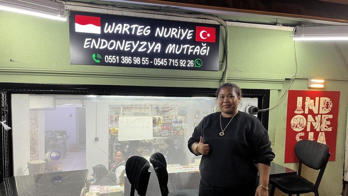 Arum Ita Cahyani Pemilik Warteg di Turki