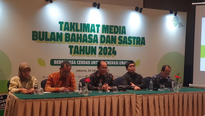 Badan Bahasa tegaskan perbedaan antara bahasa Indoensia dan Melayu.