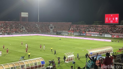 Laga Bali United versus Persis Solo di Stadion Kapte I Wayan Dipta, Minggu (27/10/2024).