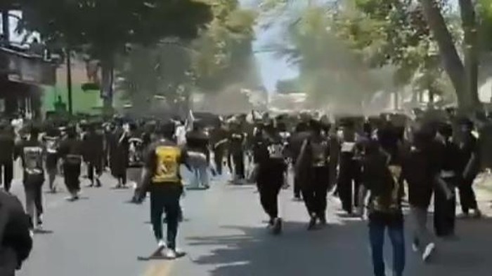 Bentrokan kelompok perguruan silat di Tulungagung