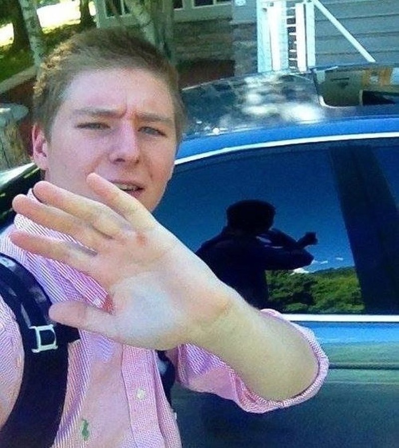 Agar eksis, foto selfie kapan dan di manapun sudah seperti sebuah keharusan. Namun deretan foto selfie ini bukannya tampak keren, malah terlihat kocak.