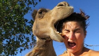 Semoga mbaknya tidak terluka ya. Foto: (Brightside).