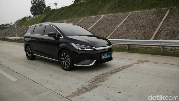 BYD M6 Superior