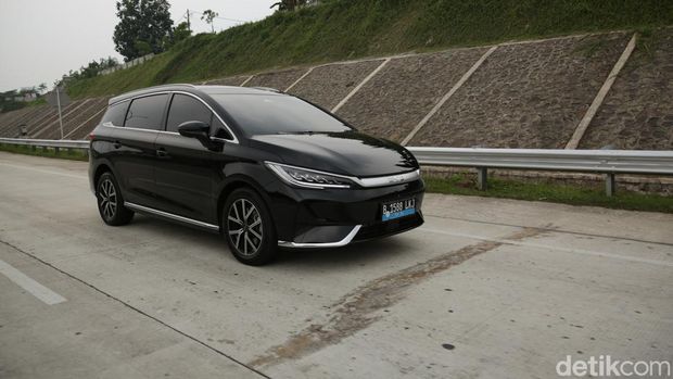 BYD M6 Superior BYD M6 Superior
