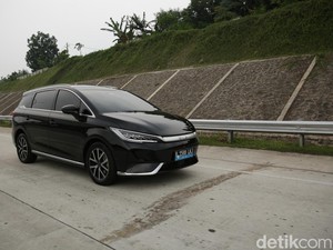 Seberapa Irit Pakai Mobil Listrik BYD M6 untuk Harian?
