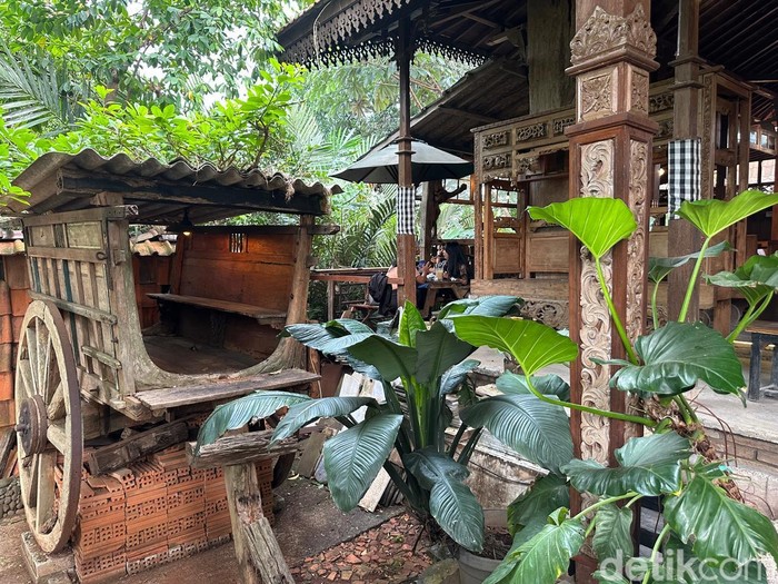 Coffee Shop ala Rumah Joglo Ini Punya Kopi Lemon yang Segar Coffee Shop ala Rumah Joglo Ini Punya Kopi Lemon yang Segar