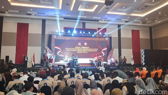 Debat perdana Pilwalkot Makassar 2024.