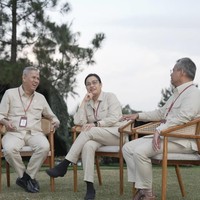 Baju safari ikut masuk di jajaran seragam pembekalan. Mereka juga mengalungkan identitas dinas masing-masing. (Foto: Instagram)