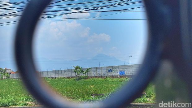 Jalan Spektakuler di Bojongsoang, Kabupaten Bandung.