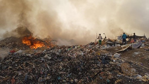 TPA Bengkala terbakar sejak Sabtu (26/10/2024). (Istimewa)