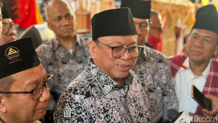 Ketua Umum Partai Hanur Oesman Sapta Odang (OSO) di Surabaya.