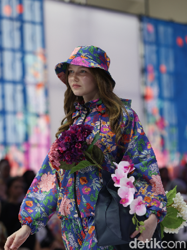 Koleksi Nadjani di Jakarta Fashion Week 2025 (27/10/2024).