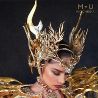 “Ia mengangkat perempuan lain, memberdayakan kita semua untuk masa depan yang lebih baik untuk generasi mendatang,” seperti dikutip dari akun Instagram Universe Indonesia. Foto: Instagram/@missuniverseindonesia2024