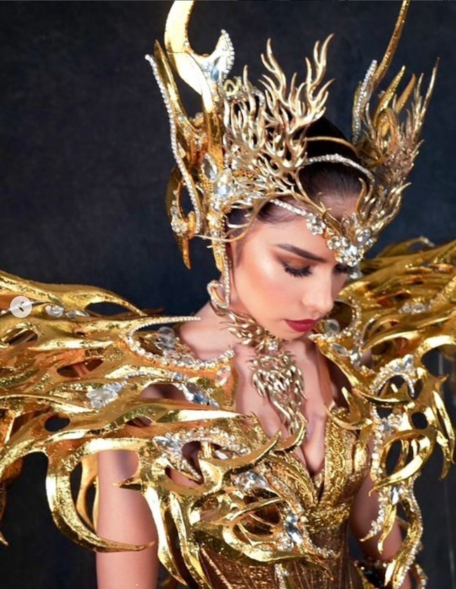Kostum nasional Guardian Angel of Nusantara mencerminkan figur perempuan Indonesia yang kuat dan bermartabat. Foto: Instagram/@missuniverseindonesia2024