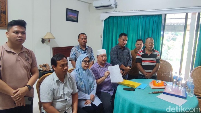 Kuasa hukum serta pihak keluarga Hamsi