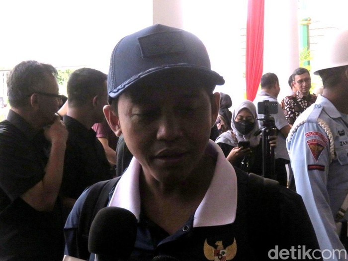 Menteri Kehutanan, Raja Juli Antoni, saat ditemui di Concordia Lounge Terminal A Bandara Internasional Adisucipto Jogja, Minggu (27/10/2024).