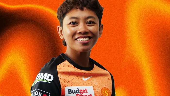 Ni Made Putri Suwandewi mencetak sejarah sebagai atlet pertama asal Indonesia yang bergabung dengan klub Perth Scorchers untuk kompetisi Women’s Big Bash League (WBBL) musim 2024-2025.Keberhasilan ini tentu turut menjadi kebanggan untuk kriket Indonesia.