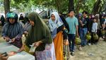 Potret Warga Aceh Antre Gas Elpiji Murah