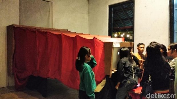 Pameran Merekam Kota di de Museum Cafe Jemaat Kota Kupang, NTT. (Anastasya Berek)