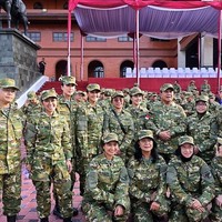 Para srikandi Kabinet Merah Putih pun memakai seragam loreng. Wamendagri Bima Arya mengatakan agenda pada Jumat pagi diawali dengan olahraga. Kemudian lanjut baris berbaris dan mendengarkan arahan Presiden Prabowo Subianto. Pagi lanjut olahraga lanjut baris berbaris terus arahan presiden, kata Bima saat dikonfirmasi. (Foto: Instagram Ni Luh)