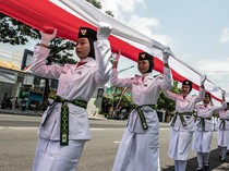 Bendera Merah Putih Seribu Meter Membentang di Karanganyar