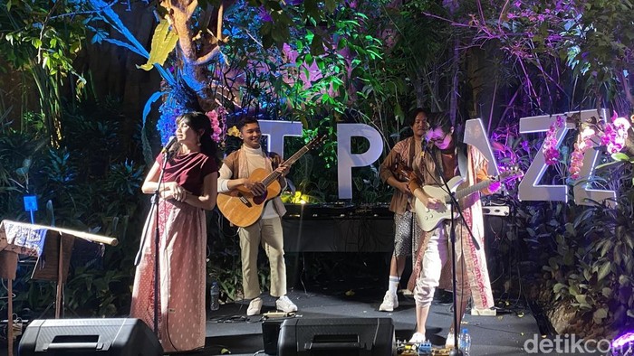 Penampilan Estuari di atas panggung Tropical Garden Stage, The Papandayan Jazz Festival, Sabtu (26/10/2024).
