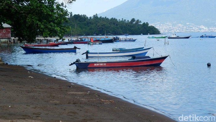 Perahu bantuan untuk nelayan dari Dinas Kelautan dan Perikanan Kota Tidore Kepulauan.