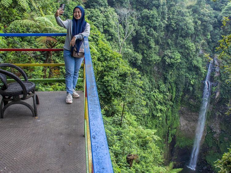 Curug Pelangi Cimahi, Salah Satu Air Terjun Tertinggi di Jabar