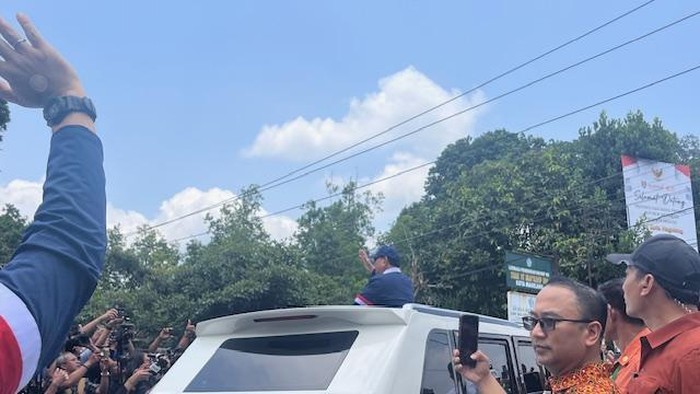 Prabowo Subianto saat meninggalkan Akmil Magelang (Eva/detikcom)
