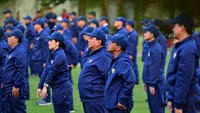 Tampak Prabowo bersama para menteri dan anggota kabinet aktif mengikuti gerakan senam. (Muchlis Jr - Biro Sekretariat Presiden)