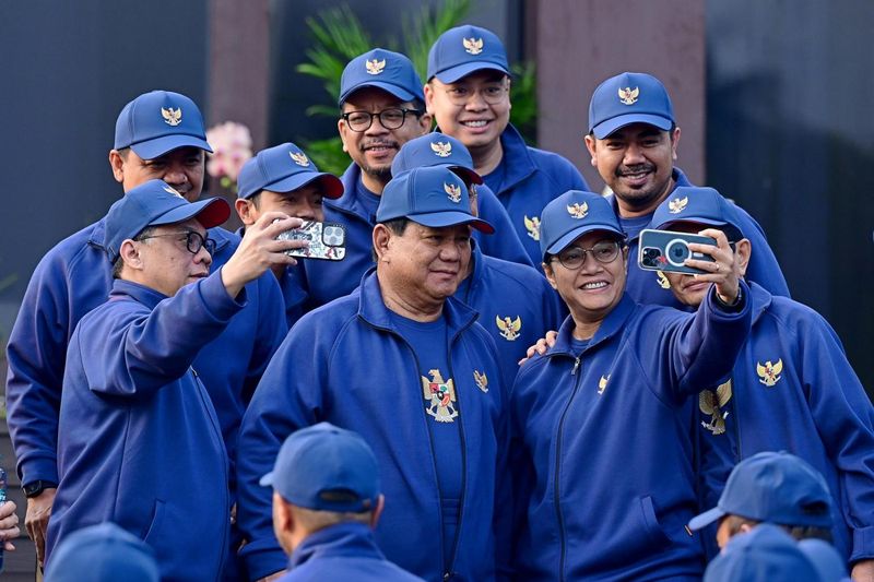 Presiden Prabowo Subianto mengikuti senama pagi bersama para menterinya di Akmil Magelang (Muchlis Jr - Biro Sekretariat Presiden)