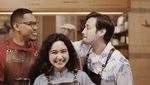 Rachel Amanda Doyan Ngopi dan Piawai Jadi Barista Dadakan