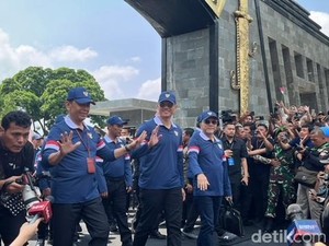 Anggota Kabinet Merah Putih Sempat Mendaki Lembah Tidar di Sela Retreat