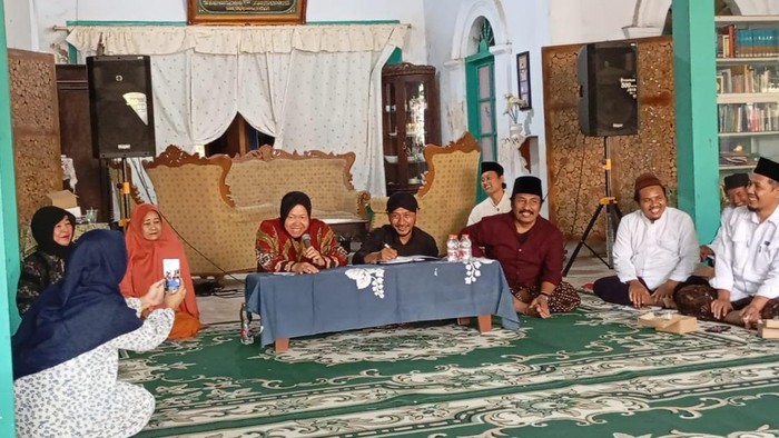 Risma Safari Ponpes ke Tulungagung.