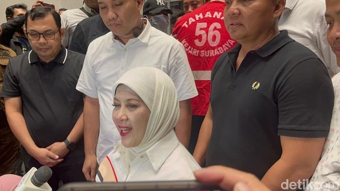 Kajati Jatim Mia Amiati