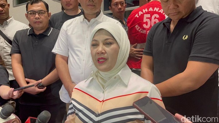 Kajati Jatim Mia Amiati