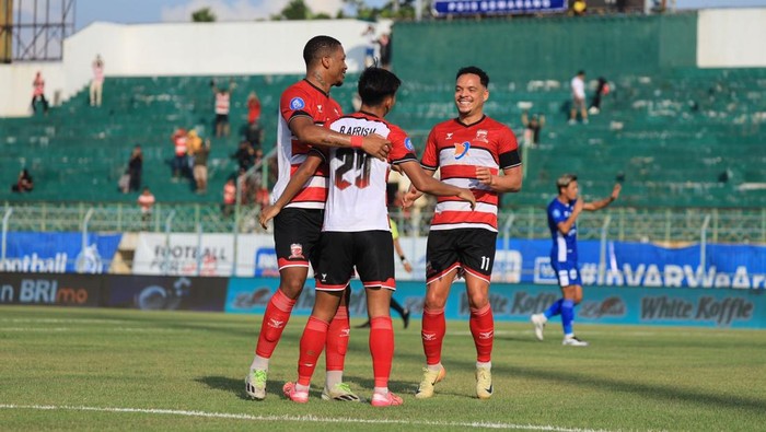 Skuad Madura United.