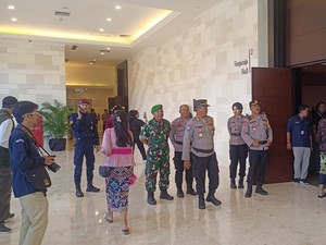 Ratusan Aparat Jaga Ketat Lokasi Debat Perdana Pilbup Karangasem di Nusa Dua