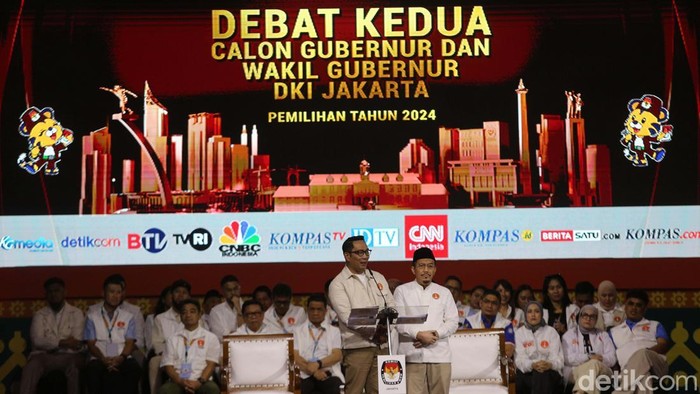 Debat kedua Pilgub Jakarta berlangsung menarik. Ketiga pasangan calon saling serang tentang gagasan ekonomi dan kesejahteraan rakyat.