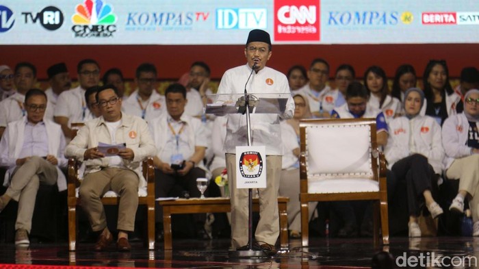 Debat kedua Pilgub Jakarta berlangsung menarik. Ketiga pasangan calon saling serang tentang gagasan ekonomi dan kesejahteraan rakyat.