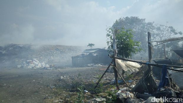 TPA Kopi Luhur Cirebon Kebakaran