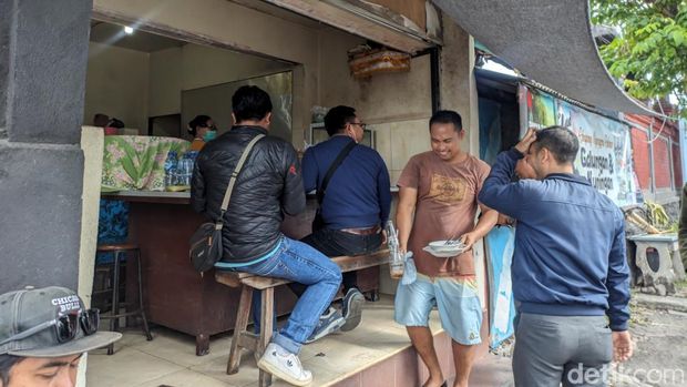 Soto Sapi Pak Made stall on Jalan Imam Bonjol No.120, Pemecutan Klod, West Denpasar District, Saturday (26/10/2024). (Vincencia Janaria Molo/detikBali)