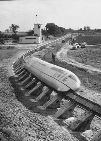 Perjalanan waktu atau time traveling yuk, detikers! Caranya dengan melihat foto-foto bersejarah berikut ini.