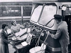 10 Foto Bersejarah yang Bikin Berasa Lagi Time Traveling