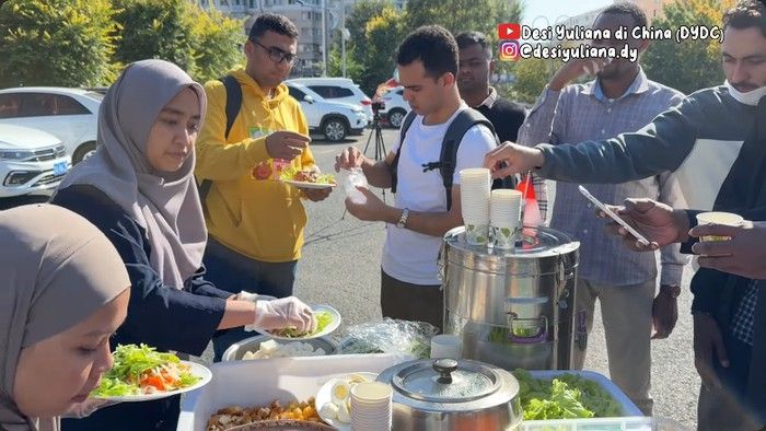 5 YouTuber Ini Rajin Bagikan Makanan Indonesia di Luar Negeri