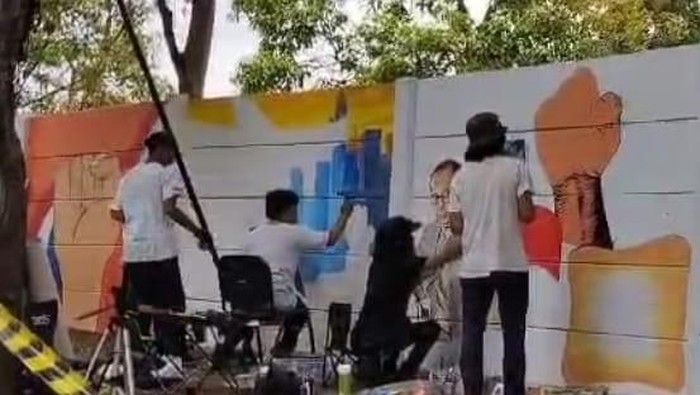 Aksi mural dalam memperingati hari sumpah pemuda di kampus Unsil Tasikmalaya