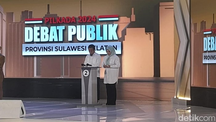 Andi Sudirman Sulaiman-Fatmawati Rusdi di debat perdana Pilgub Sulsel 2024.