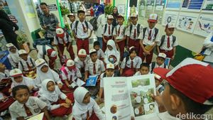 Antusias Anak-anak SD Ikut Pameran Bulan Bahasa dan Sastra
